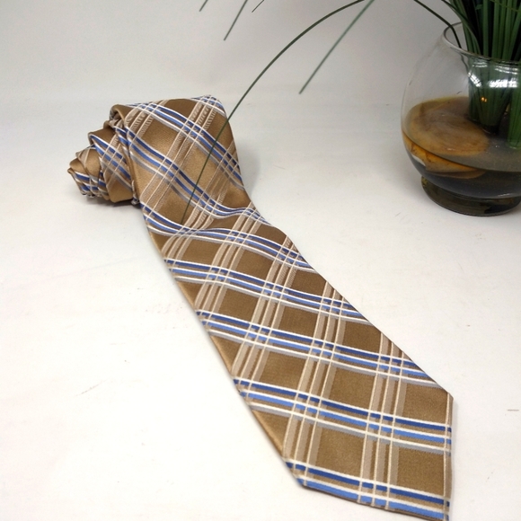 Michael Kors 100% Silk Necktie - Picture 5 of 5